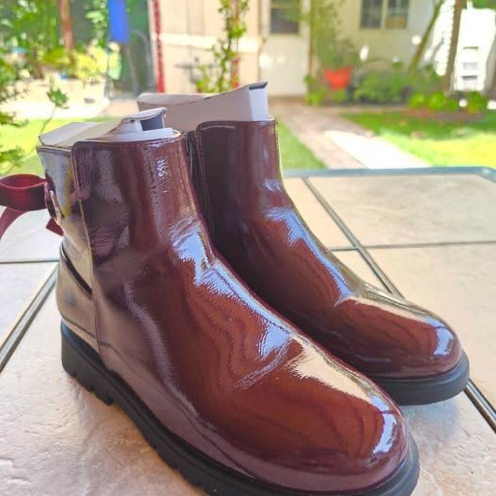 GAP Maroon Patent Leather Bow Boots Used Size 4